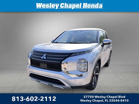Used 2024 Mitsubishi Outlander SE FWD image 1