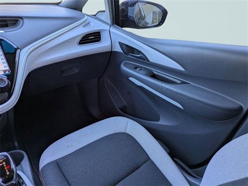 Used 2020 Chevrolet Bolt LT image 17