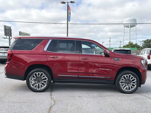 Used 2023 GMC Yukon Denali Ultimate AWD/4WD image 31