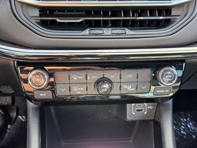 Used 2026 Jeep Compass Limited AWD/4WD image 18