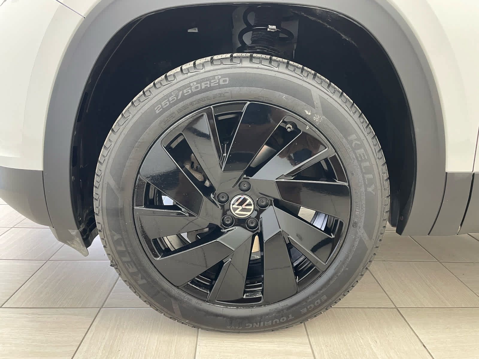 Used 2024 Volkswagen Atlas SE AWD/4WD image 8