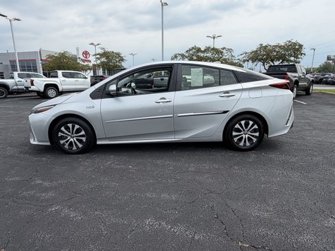 Used 2021 Toyota Prius Prime XLE FWD image 5