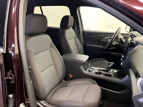 Used 2023 Chevrolet Traverse LT FWD image 6