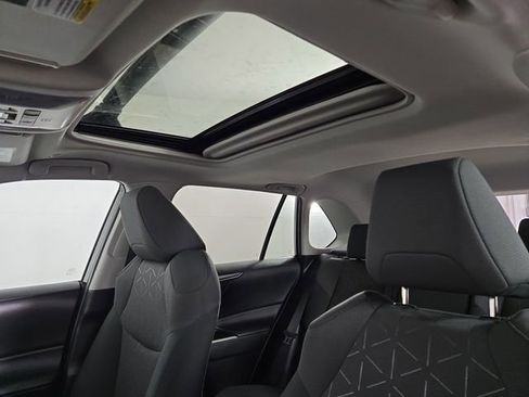 Used 2024 Toyota RAV4 XLE image 31