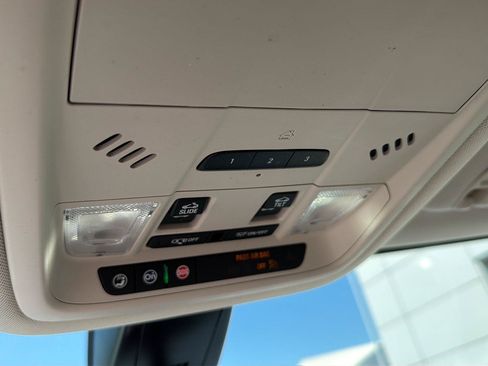 Used 2023 GMC Acadia Denali w/ Denali Technology Package FWD image 30