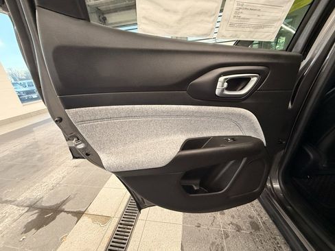 Certified 2022 Jeep Compass Latitude w/ Convenience Group image 33