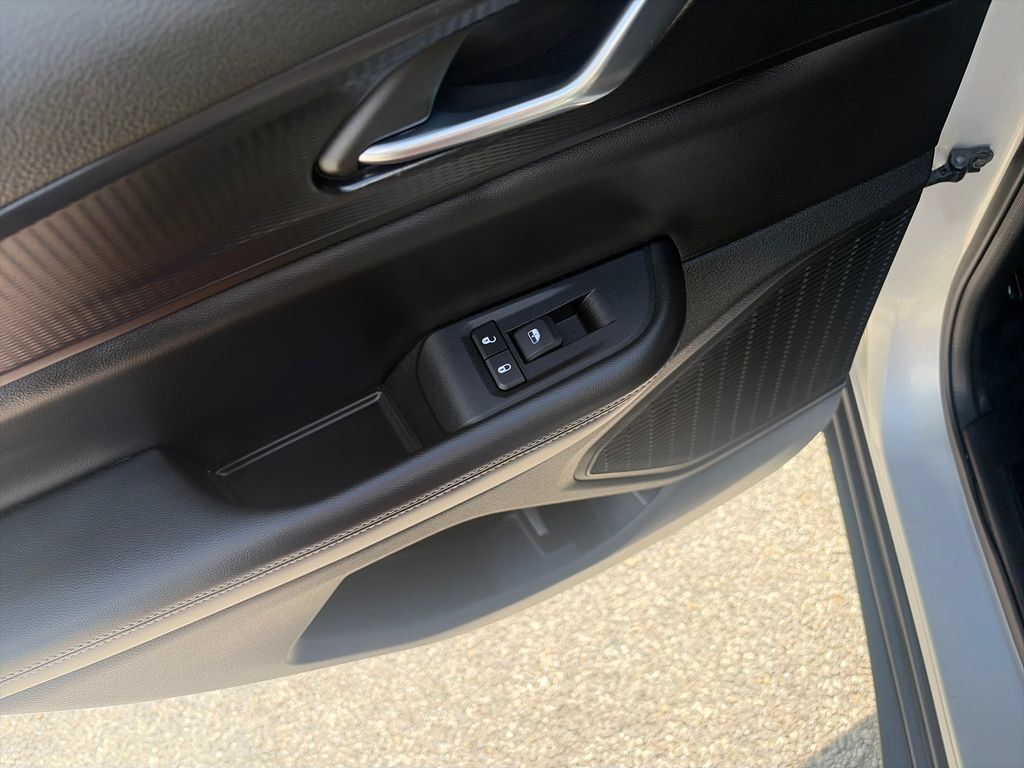 Used 2024 Jeep Grand Cherokee Altitude AWD/4WD image 39