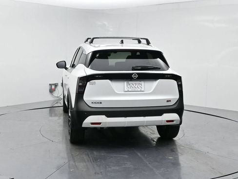 New 2026 Nissan Kicks SR w/ Illumination Package FWD image 16