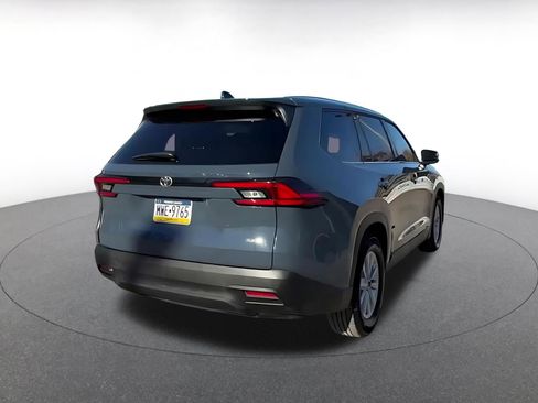 Used 2025 Toyota Grand Highlander XLE image 14