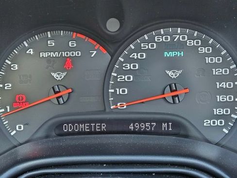 Used 2004 Chevrolet Corvette Convertible w/ Preferred Equipment Group RWD image 15