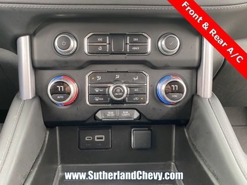 Used 2024 GMC Yukon XL SLE image 30