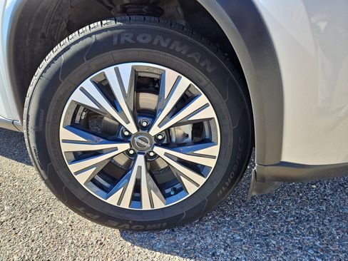 Used 2023 Nissan Rogue SV image 22