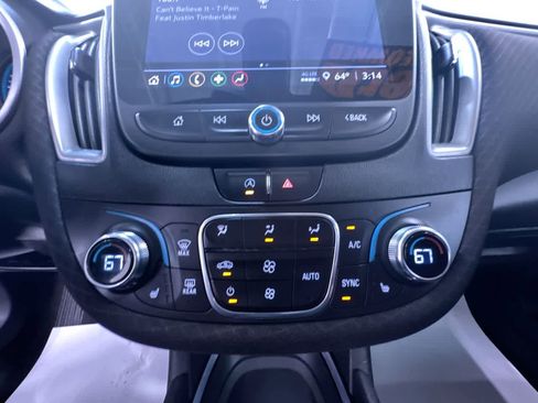 Used 2022 Chevrolet Malibu LT FWD image 28