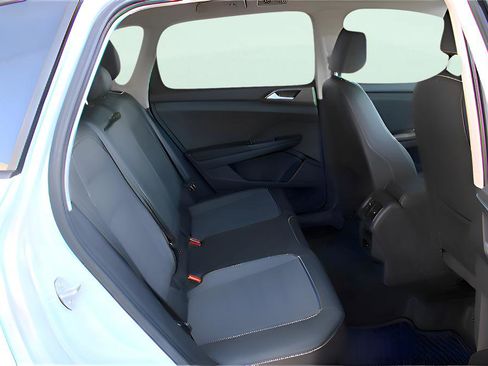 Used 2025 Volkswagen Taos SE image 15