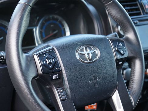 Used 2018 Toyota 4Runner TRD Off-Road image 11