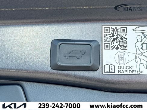 Used 2021 Toyota RAV4 Limited image 14