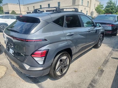 Used 2024 Hyundai Kona SEL FWD image 3