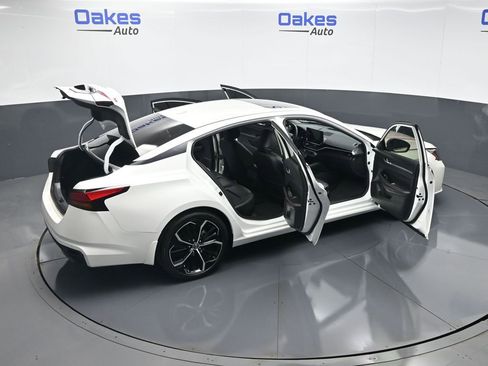 Used 2024 Nissan Altima 2.5 SR w/ SR Premium Package image 57