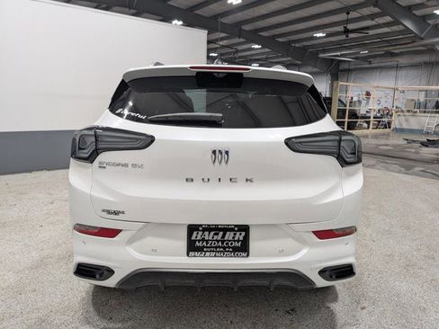 Used 2025 Buick Encore GX Avenir w/ Avenir Technology Package image 4