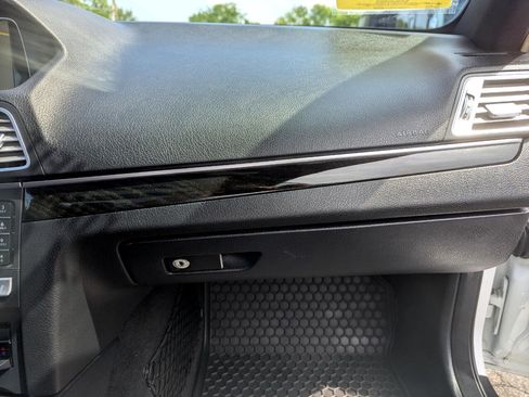 Used 2016 Mercedes-Benz E 400 4MATIC Coupe image 39