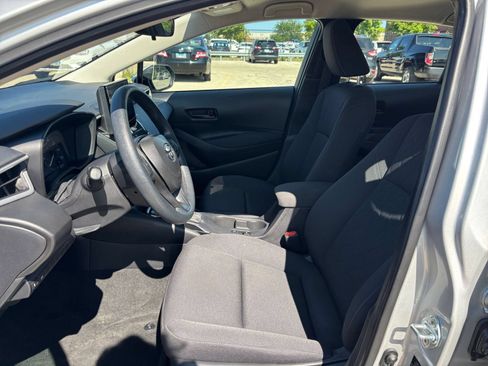 Used 2025 Toyota Corolla LE FWD image 23
