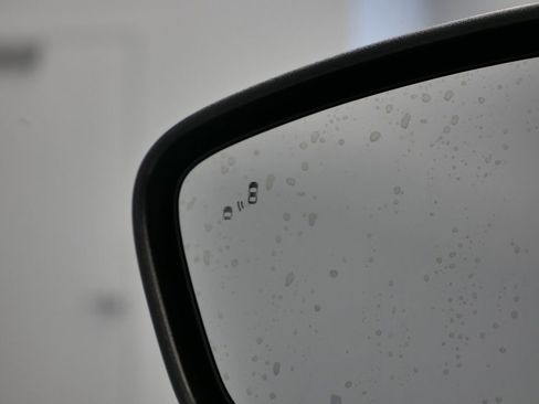 Used 2020 Ford Escape Titanium image 28