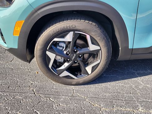 Used 2025 Kia Seltos S FWD image 4