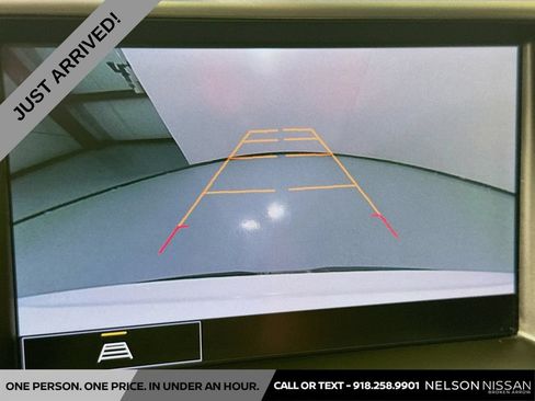 Used 2023 GMC Acadia SLT AWD/4WD image 14