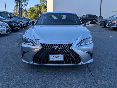 Certified 2024 Lexus ES 300h w/ Premium Package image 8