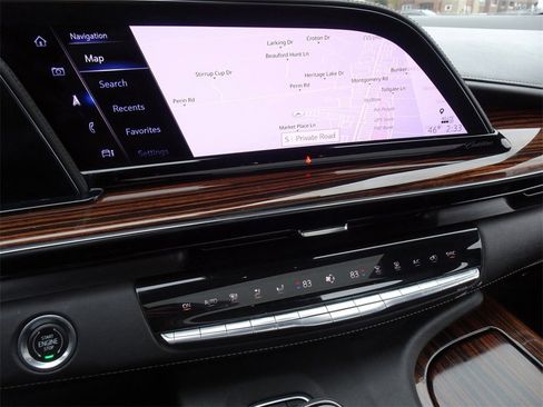 Certified 2022 Cadillac Escalade ESV Premium Luxury image 18