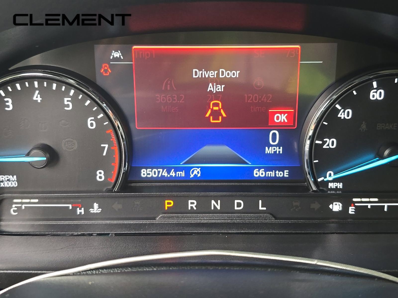 Used 2021 Ford Explorer XLT AWD/4WD image 2