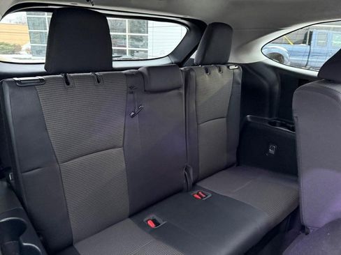 Used 2022 Toyota Highlander L image 12