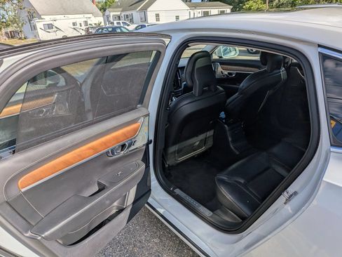 Used 2018 Volvo S90 T8 Inscription w/ Convenience Package AWD/4WD image 34