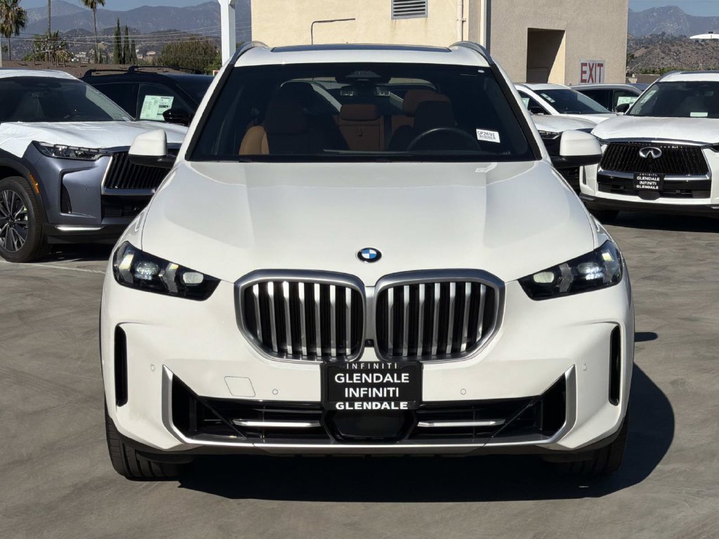 Used 2024 BMW X5 sDrive40i w/ Parking Assistance Package RWD image 3
