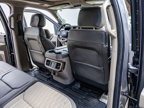 Used 2025 Ford F350 Platinum w/ Platinum Plus Package image 33