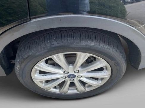 Used 2017 Ford Escape Titanium w/ Equipment Group 301A FWD image 3