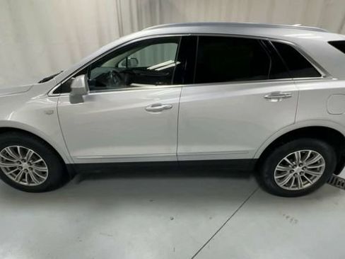 Used 2018 Cadillac XT5 Luxury w/ Driver Awareness Package AWD/4WD image 5