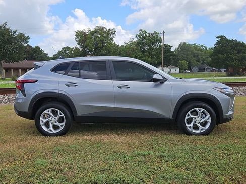 New 2026 Chevrolet Trax LS w/ LS Convenience Package FWD image 37
