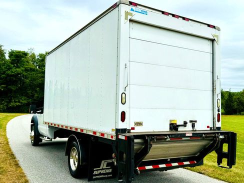 Used 2012 Ford F550 2WD Regular Cab Super Duty w/ Payload Upgrade Pkg image 3