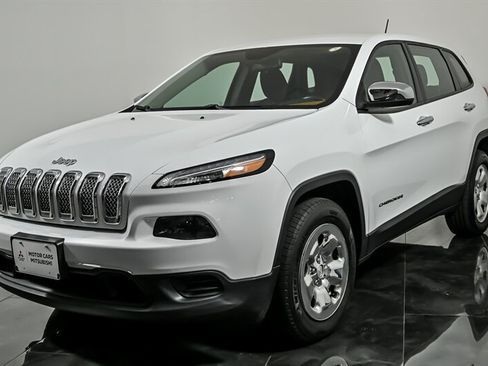 Used 2015 Jeep Cherokee Sport w/ Cold Weather Group AWD/4WD image 5