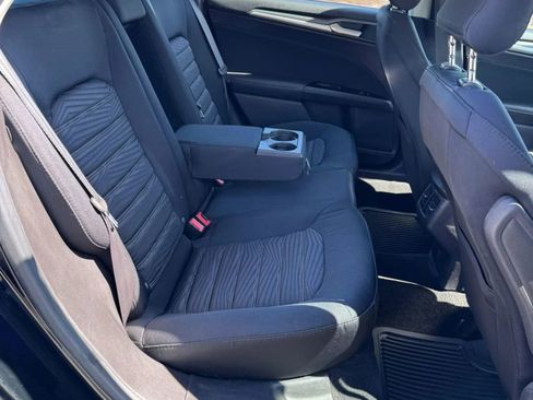 Used 2016 Ford Fusion SE FWD image 13