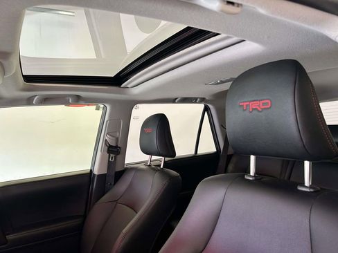 Certified 2024 Toyota 4Runner TRD Off-Road Premium w/ Moonroof Package AWD/4WD image 17