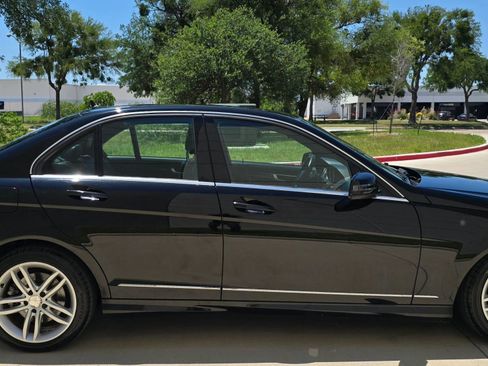 Used 2013 Mercedes-Benz C 300 4MATIC Sedan image 7