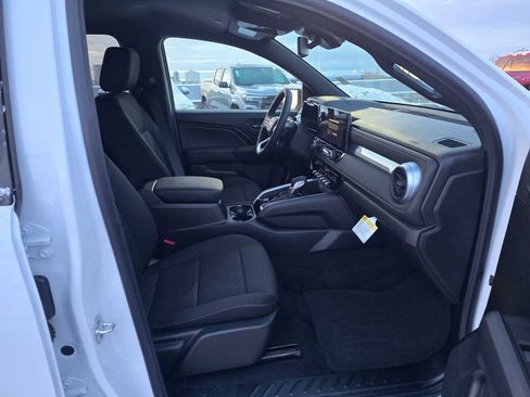 New 2024 Chevrolet Colorado LT w/ LT Convenience Package II image 11