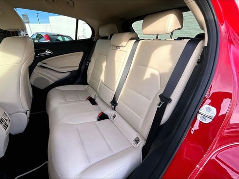 Used 2019 Mercedes-Benz GLA 250 4MATIC image 19