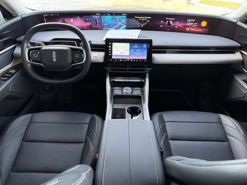 Used 2024 Lincoln Nautilus Premier image 25
