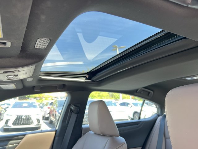 Certified 2025 Lexus ES 350 w/ Premium Package FWD image 20