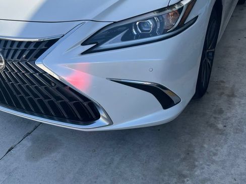 Used 2023 Lexus ES 350 w/ Premium Package FWD image 3