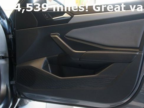 Certified 2025 Volkswagen Jetta SE image 61