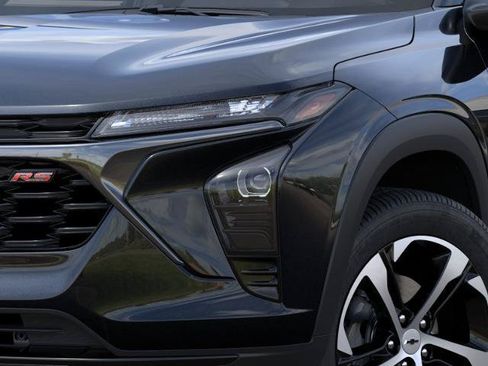 New 2026 Chevrolet Trax RS w/ Sunroof Package FWD image 34